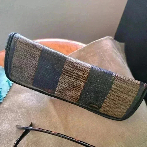 Sunglasses FENDI - Picture 11 of 15